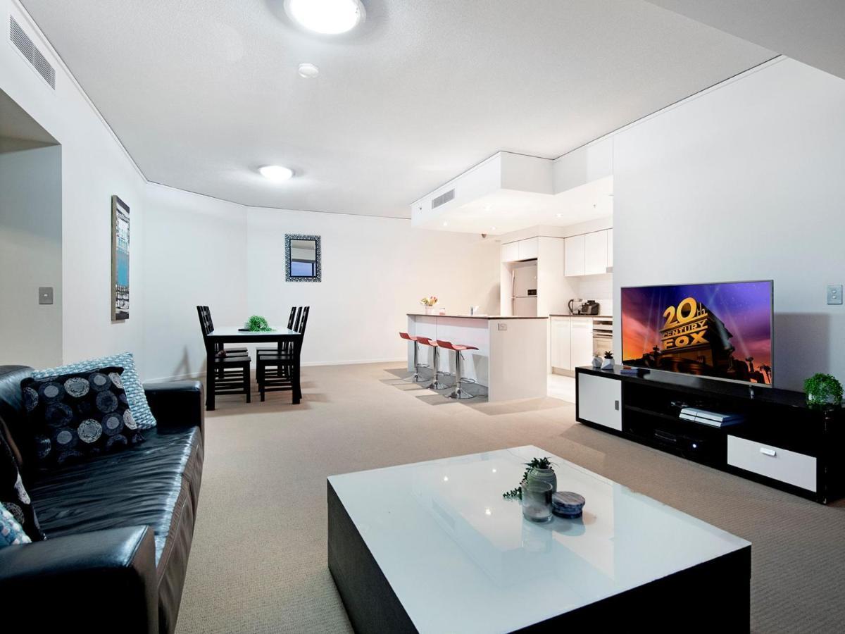 Modern 2 Bedroom Apartment In Sierra Grand - Coasthm โกลด์โคสต์ ภายนอก รูปภาพ