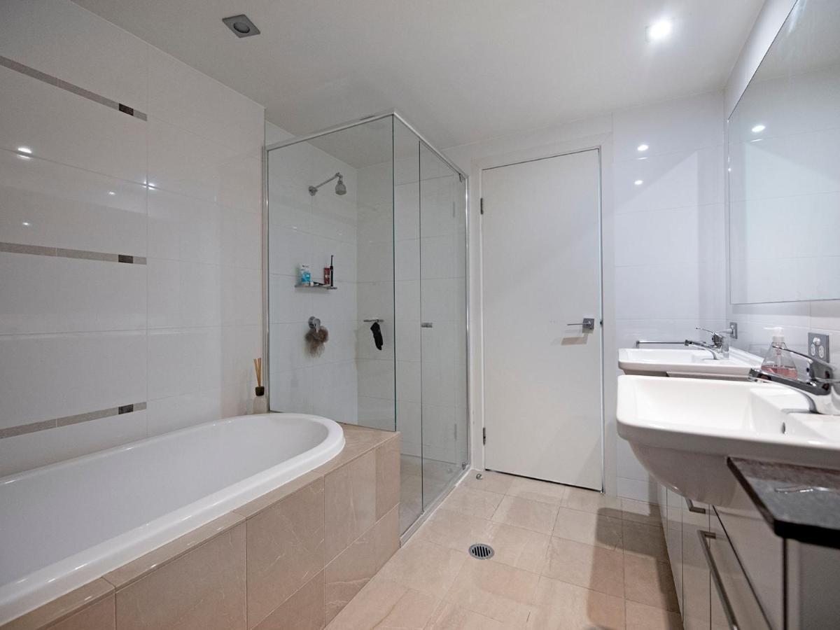 Modern 2 Bedroom Apartment In Sierra Grand - Coasthm โกลด์โคสต์ ภายนอก รูปภาพ