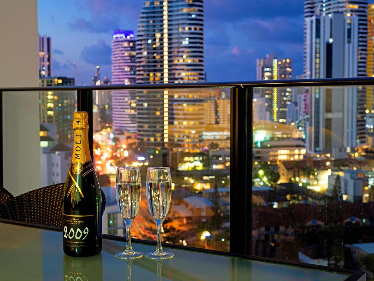 Modern 2 Bedroom Apartment In Sierra Grand - Coasthm โกลด์โคสต์ ภายนอก รูปภาพ